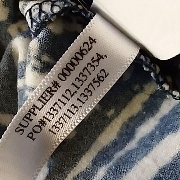 Chaps black swirl blouse size Large - Picture 5 of 6